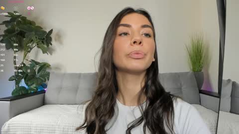 Dua Lipa online show from 12/02/24, 04:31