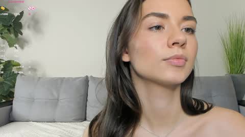 Dua Lipa online show from 12/19/24, 07:18