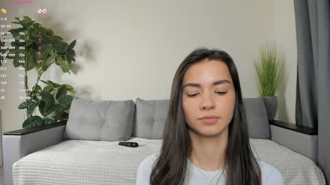 Dua Lipa online show from 12/20/24, 04:14