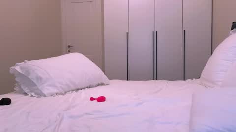 Snapshot of nicolemarani chatting on 11/10/25, 05:06 Nicole online show from 11/10/25, 05:06