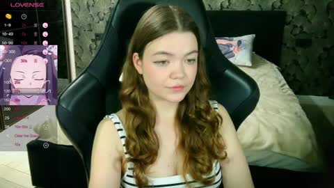 NicoleMeew online show from 05/29/26, 07:56
