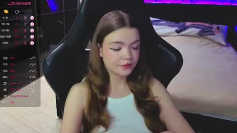 NicoleMeew online show from 06/26/26, 07:40