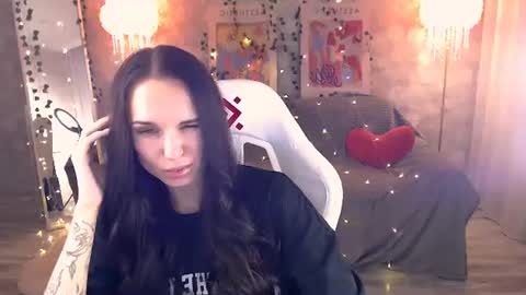 Snapshot of nicolemerz chatting on 06/10/26, 03:55 Nicole online show from 06/10/26, 03:55