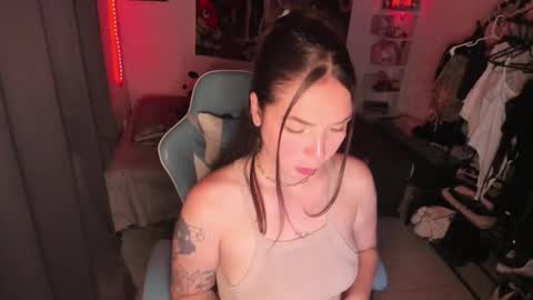 Snapshot of nicolepeachx chatting on 10/13/25, 08:09 Nicol independent model online show from 10/13/25, 08:09