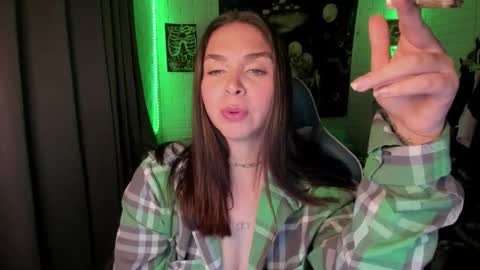 Snapshot of nicolepeachx chatting on 10/22/25, 07:02 Nicol independent model online show from 10/22/25, 07:02