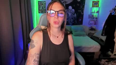 Snapshot of nicolepeachx chatting on 11/10/25, 11:48 Nicol independent model online show from 11/10/25, 11:48