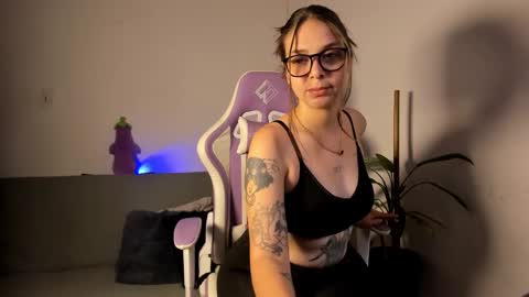 Snapshot of nicolepeachx chatting on 11/28/25, 07:38 Nicol independent model online show from 11/28/25, 07:38