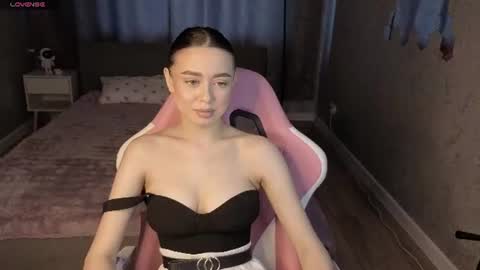 NicoleRossss online show from 06/25/26, 01:27