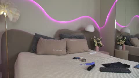 Nicole Space online show from 07/19/26, 03:43