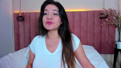 Snapshot of nicolesteelee chatting on 02/18/25, 08:16 Nicole online show from 02/18/25, 08:16