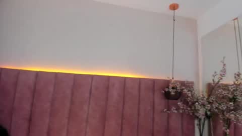 Snapshot of nicolesteelee chatting on 02/28/25, 06:43 Nicole online show from 02/28/25, 06:43