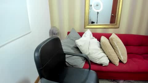 Snapshot of nicolettcolin chatting on 11/23/25, 05:13 Nicolettcolin online show from 11/23/25, 05:13