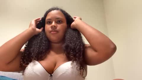 Snapshot of nicolette356 chatting on 10/09/25, 04:10 nicolette356 online show from 10/09/25, 04:10