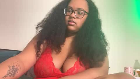 Snapshot of nicolette356 chatting on 12/16/25, 01:49 nicolette356 online show from 12/16/25, 01:49