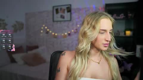 nicolette__shea_ online show from 03/09/25, 01:59