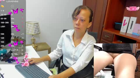 Nicolett Ryan  online show from 01/02/25, 11:52