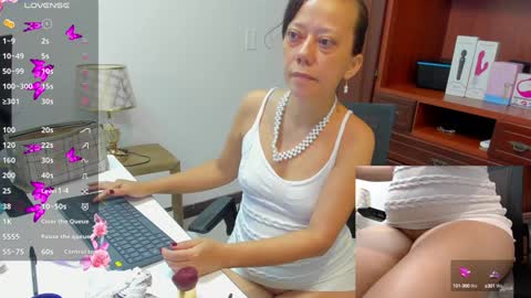 Nicolett Ryan  online show from 01/16/25, 11:48