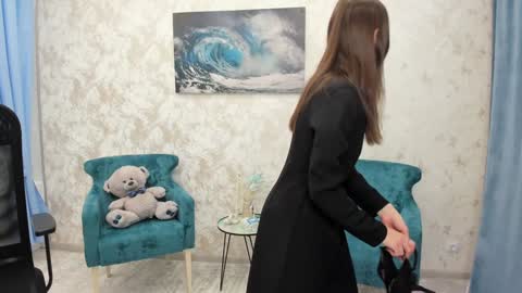 nicolewerti online show from 12/02/24, 04:42
