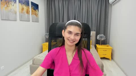 nicolewerti online show from 02/04/25, 07:40
