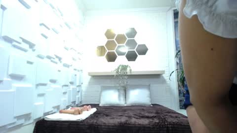 NICOL-JARAMILLO online show from 01/04/25, 05:47