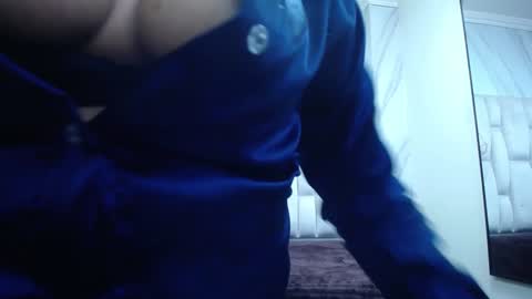 NICOL-JARAMILLO online show from 01/07/25, 10:41