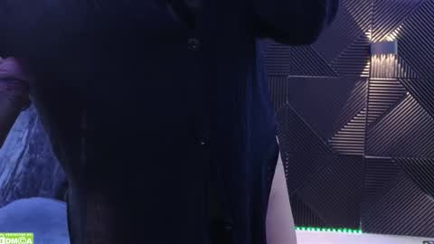 Nicoll  Independent model online show from 03/10/25, 01:10