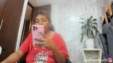 Snapshot of nicolle4 chatting on 04/05/26, 02:20 nicolle4 online show from 04/05/26, 02:20
