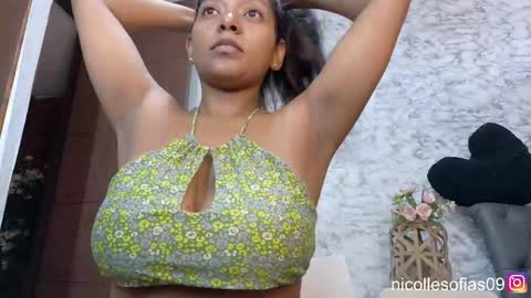 Snapshot of nicolle4 chatting on 06/08/26, 04:29 nicolle4 online show from 06/08/26, 04:29