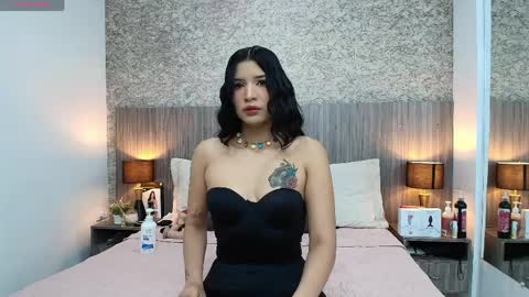 Snapshot of nicolle_alvarez chatting on 04/05/26, 11:40 Nicolle Alvarez online show from 04/05/26, 11:40