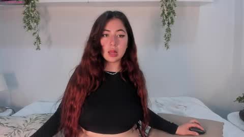 nicolle_evanss_ online show from 05/13/26, 04:54