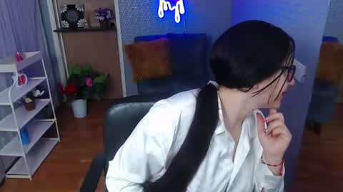 Nicolle  online show from 07/29/26, 11:41