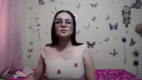 nicolle_sky online show from 11/29/25, 05:05