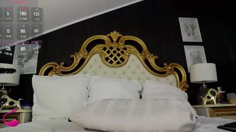 Snapshot of nicollediazz chatting on 12/20/25, 07:15 Nicolle online show from 12/20/25, 07:15