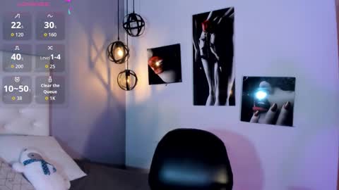 Snapshot of nicollee_heart chatting on 11/10/25, 02:27 Nicolle online show from 11/10/25, 02:27