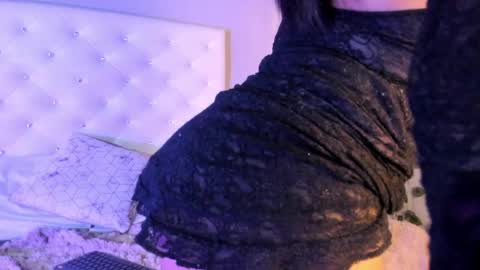 Nicolle online show from 04/29/26, 01:59