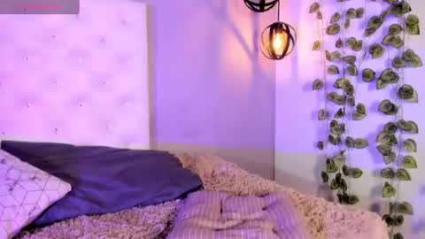Nicolle online show from 06/26/26, 01:26