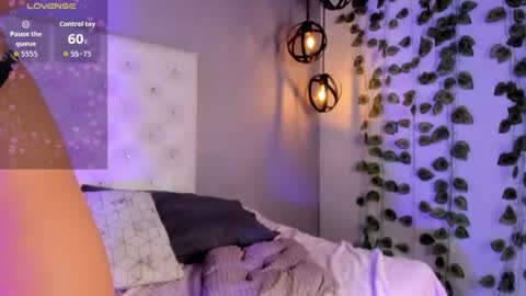 Nicolle online show from 07/09/26, 02:32