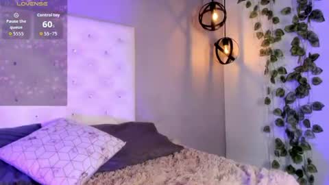 Nicolle online show from 07/27/26, 02:13