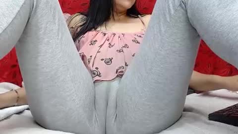 Snapshot of nicolleowens chatting on 10/18/25, 11:16 NICOLLE online show from 10/18/25, 11:16