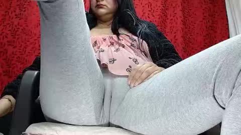 NICOLLE online show from 11/14/25, 09:35