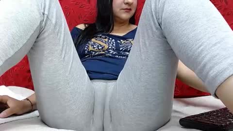 NICOLLE online show from 11/18/25, 11:37