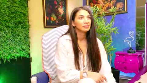 Snapshot of nicollepalmer chatting on 09/23/25, 10:18 Nicolle online show from 09/23/25, 10:18