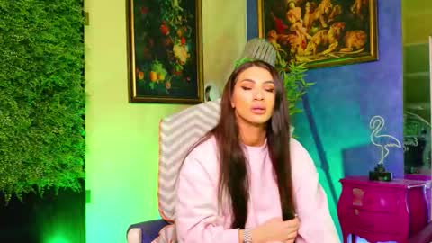 Snapshot of nicollepalmer chatting on 10/08/25, 07:33 Nicolle online show from 10/08/25, 07:33