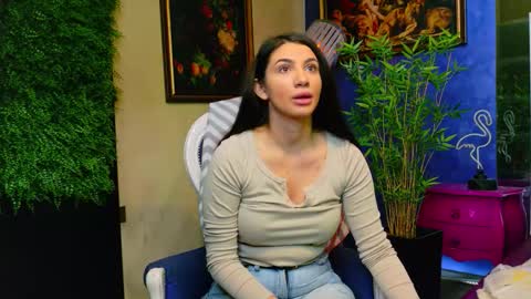 Snapshot of nicollepalmer chatting on 10/23/25, 12:15 Nicolle online show from 10/23/25, 12:15