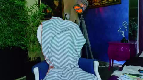 Snapshot of nicollepalmer chatting on 11/03/25, 02:07 Nicolle online show from 11/03/25, 02:07