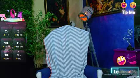 Snapshot of nicollepalmer chatting on 11/05/25, 10:04 Nicolle online show from 11/05/25, 10:04