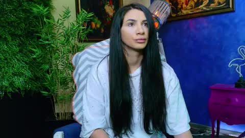 Snapshot of nicollepalmer chatting on 11/06/25, 09:54 Nicolle online show from 11/06/25, 09:54