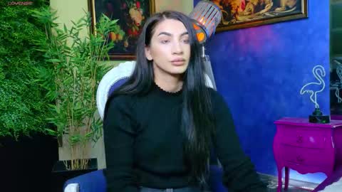 Snapshot of nicollepalmer chatting on 11/11/25, 11:54 Nicolle online show from 11/11/25, 11:54