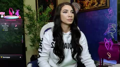 Snapshot of nicollepalmer chatting on 11/29/25, 10:51 Nicolle online show from 11/29/25, 10:51