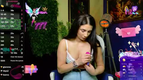 Nicolle online show from 06/06/26, 02:33